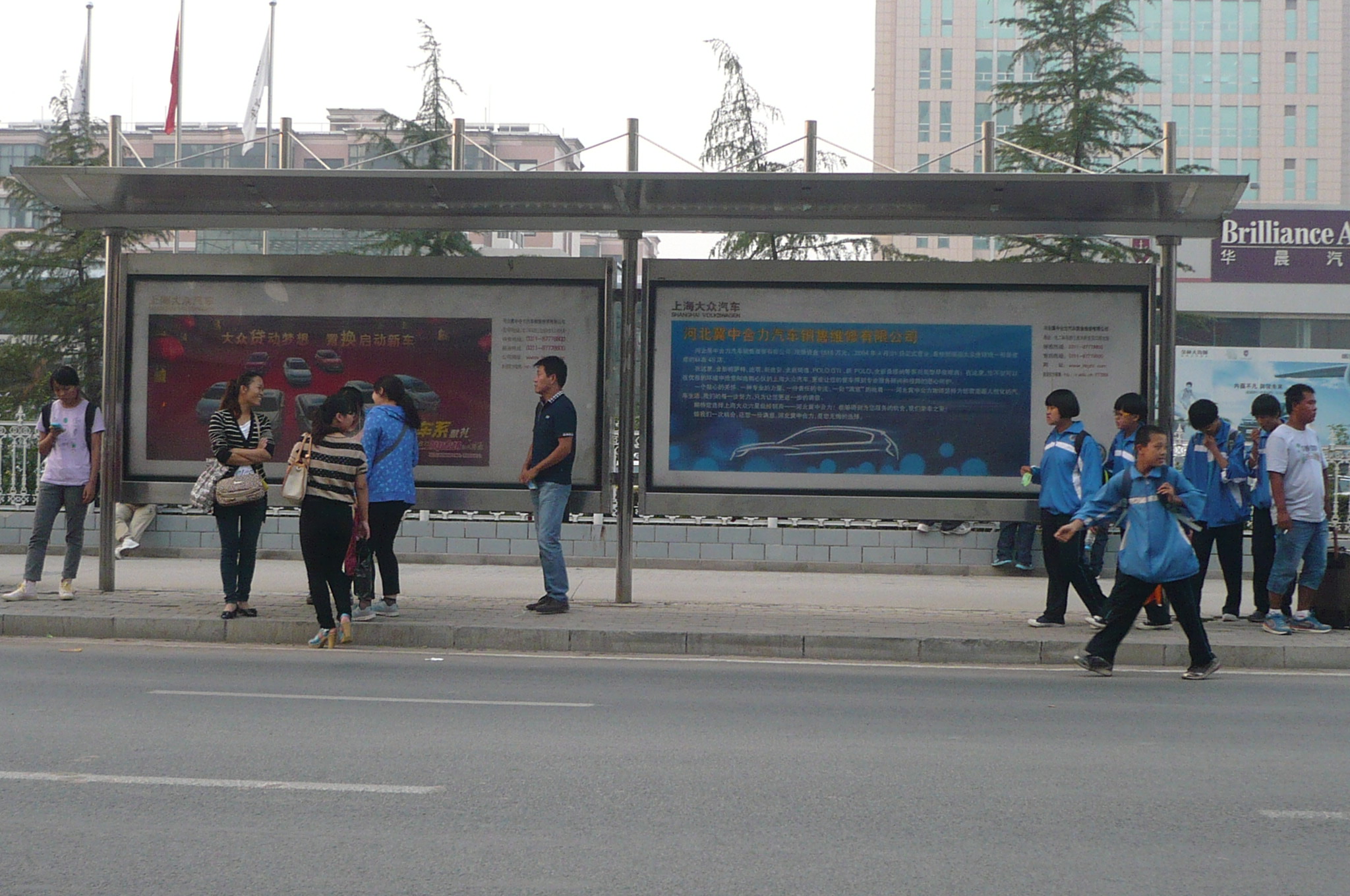 广州城市候车亭